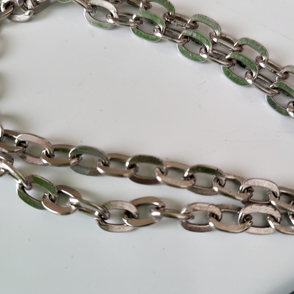 Clear Blueish Glass Pendant on Silver Tone Large Link Chain - Picture 6 of 16